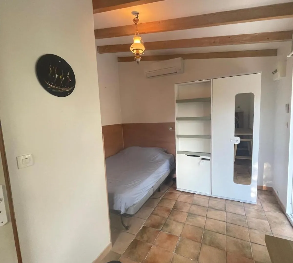 Homestay Une Cabine Commode Apartment Marignane